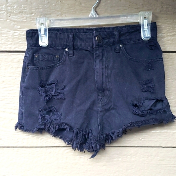 UO BDG High Rise Cheeky Denim Short Slash Super Destroy 27 - Picture 4 of 12